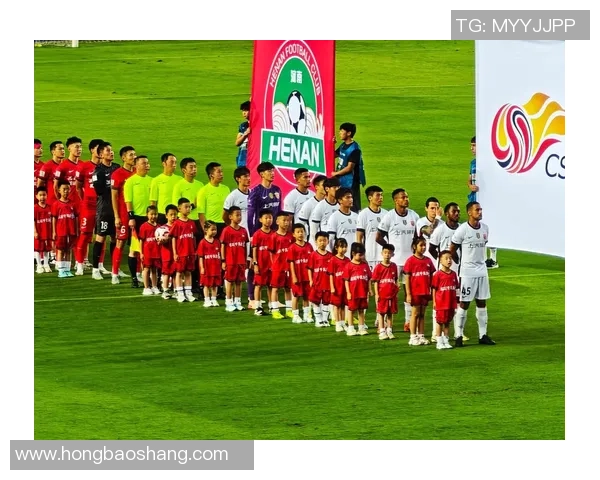 足球明星携手抖音引领潮流新风尚助力年轻人追逐梦想